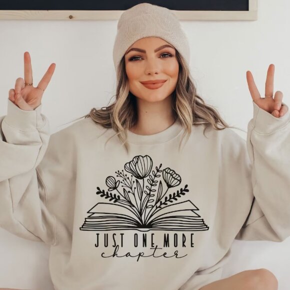 Book with Flowers Crewneck NEW - Handmade - Picture 1 of 3